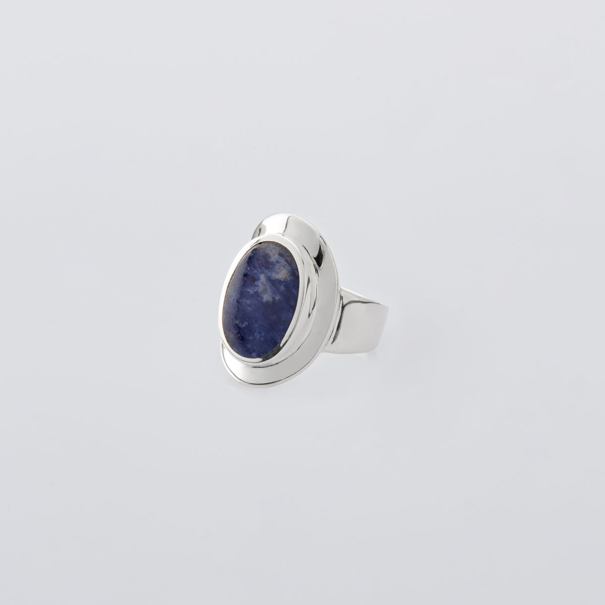 不*す様 XOLO　Amulet Ring with Sodalite ブルー Amulet Ring with Sodalite – XOLO JEWELRY