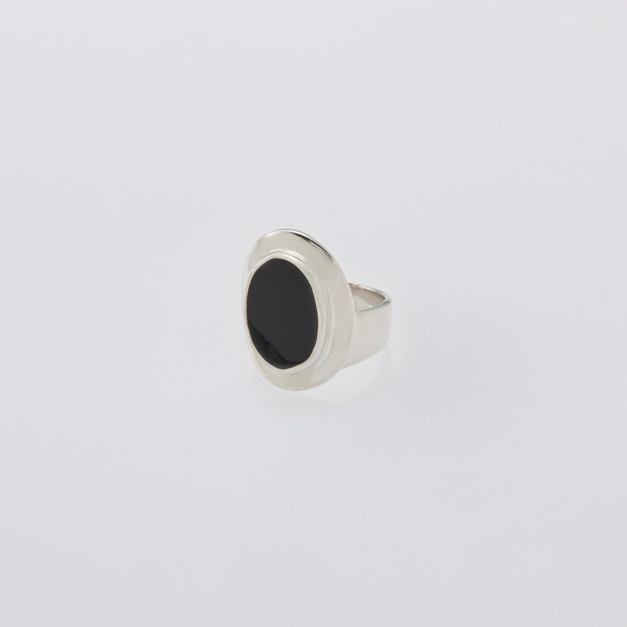 アクセサリー XOLO JEWELRY Caviar Ring Central Caviar Ring – XOLO JEWELRY