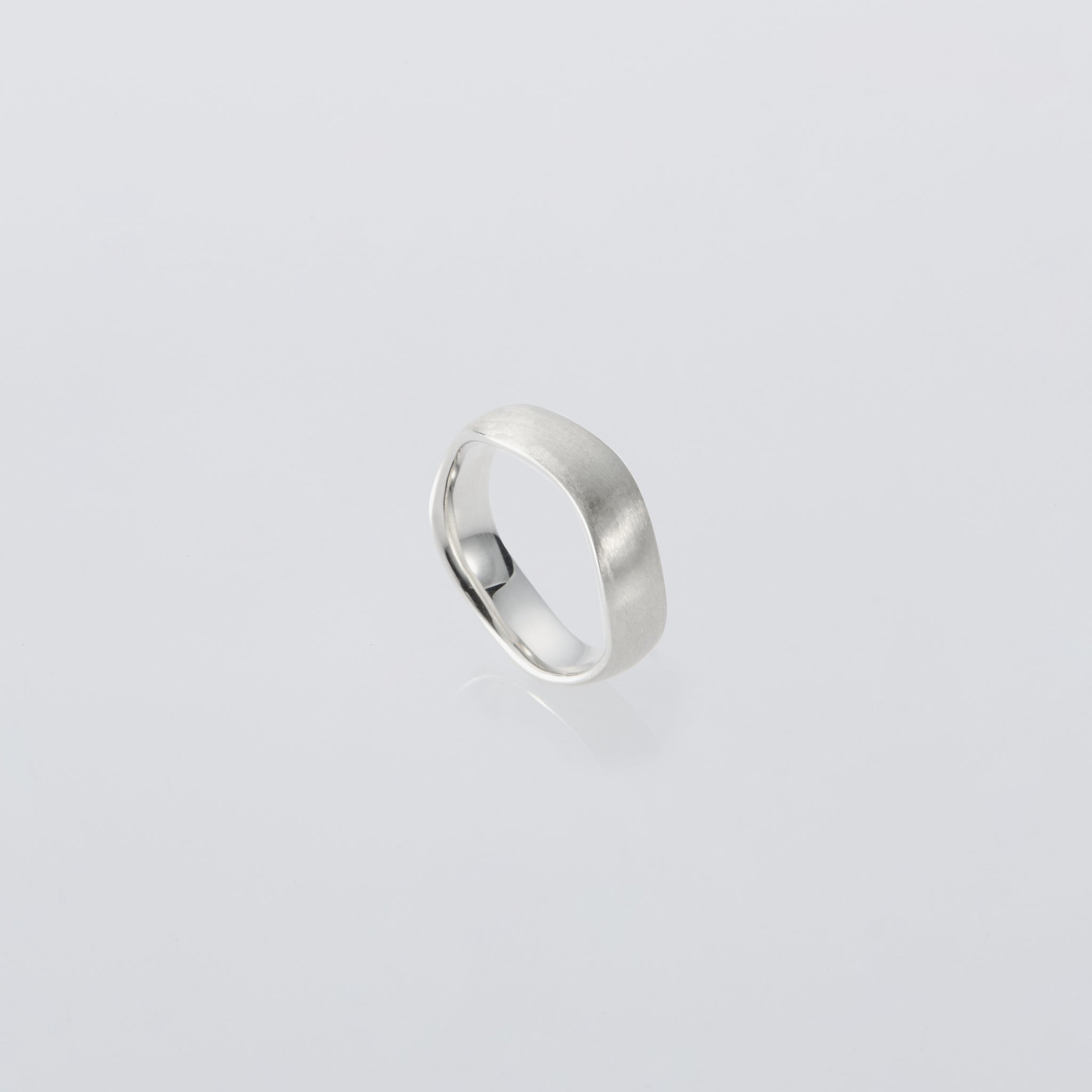 Wave Ring with Hair Line – XOLO JEWELRY