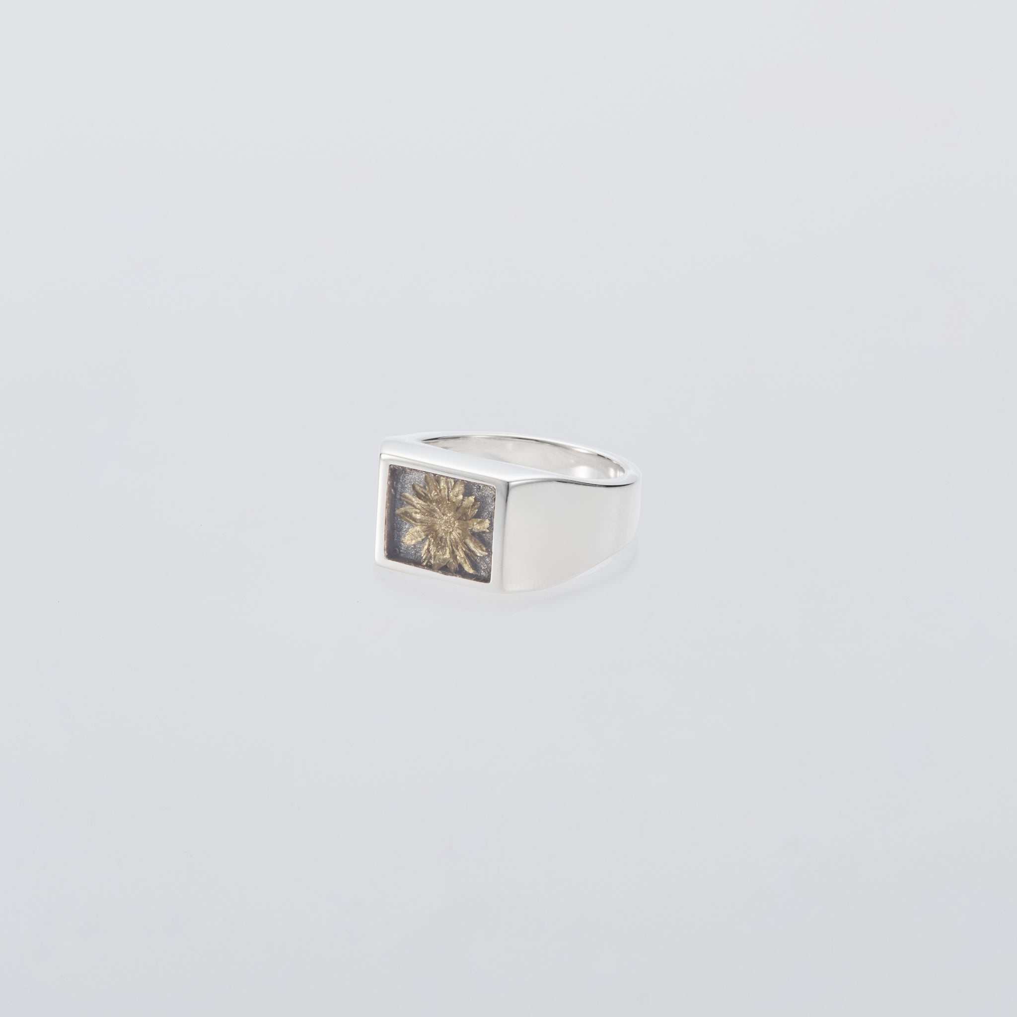 Signet Ring with Gray & Gold Flower – XOLO JEWELRY